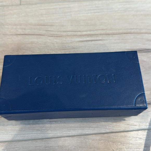 Louis Vuitton women Sunglasses - Picture 11 of 12